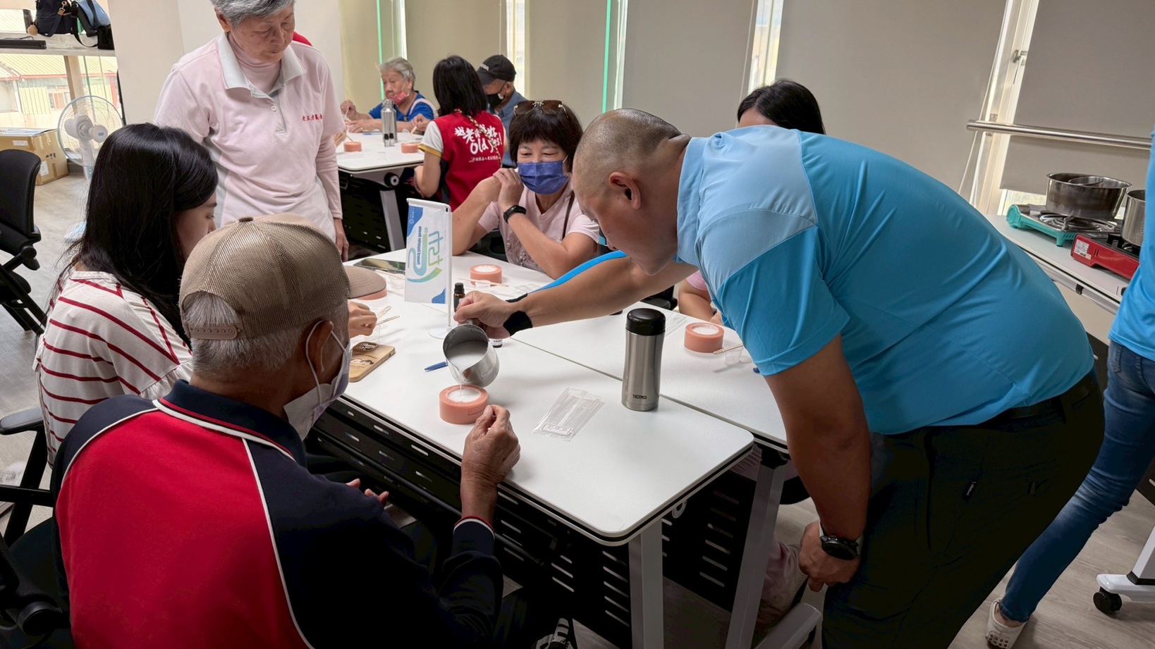東生華製藥ESG永續發展,老五老基金會,台中總會,石虎米皂,石虎米米香餅,DIY
